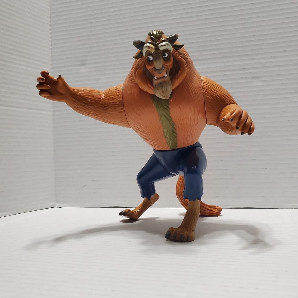 Vintage Beauty‎ and the Beast Disney 90s Beast 9"Plastic Action Figure.